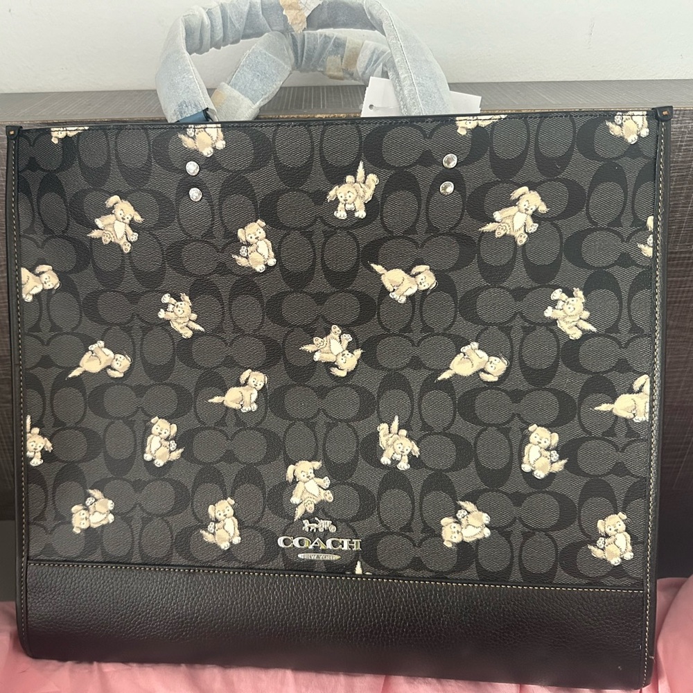 Dempsey Tote 40 In Signature Canvas With Happy Dog Print
